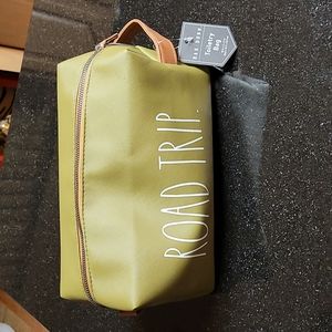 👔Rae Dunn Toiletry Bag